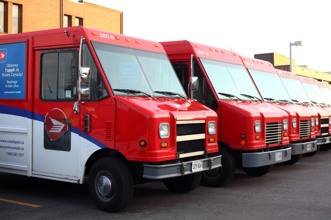 Canada Post Vehicles - News Media Canada